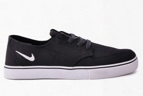 Nike Braata Black White