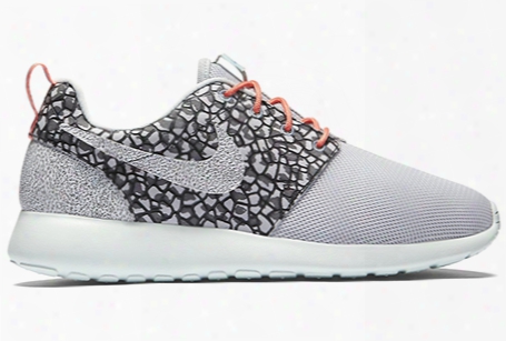 Nike Wmns Roshe One Premium