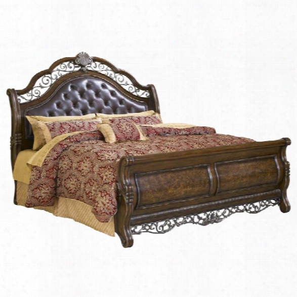 Pulaski Birkhaven Leather Tufted King Sleigh Bed In Mocha Brown