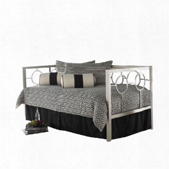 Fashion Bed Astoria Daybed With Link Spring And Trundle In Champagne