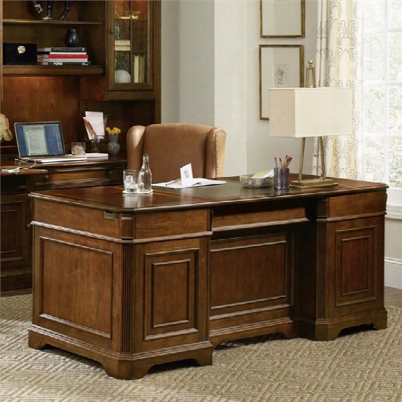 Hooker Furniture Brookhaven Executive Desk In Cherry