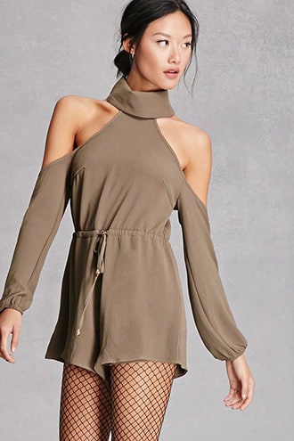 Reverse Open-shoulder Romper