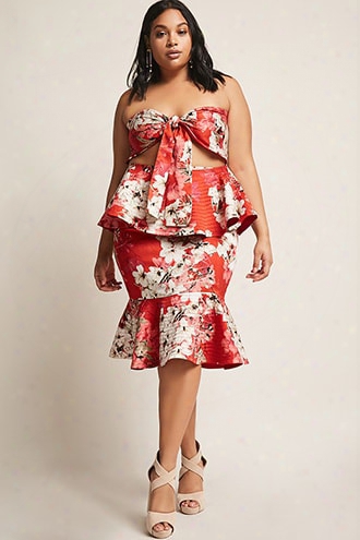 Plus Size Fluted Floral Skirt