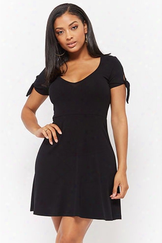 Ribbed Knotted-sleeve Dress