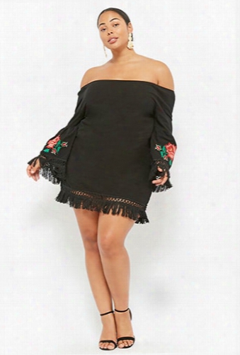 Plus Size Floral Embroidered Poplin Adjust