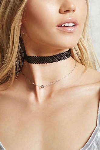 Charm And Lattice Choker Set