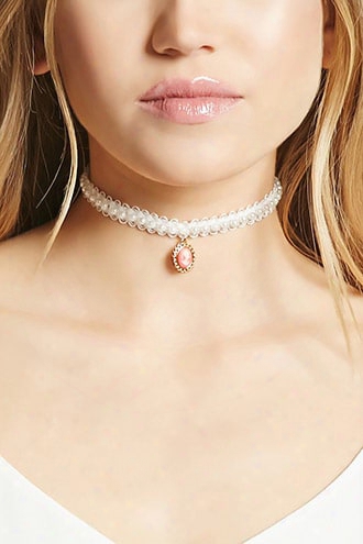 Faux Pearl Cameo Choker