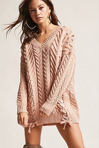 Cable-knit V-neck Sweater