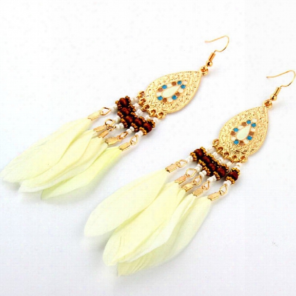 2017 New Fashion Peach Shape Trendy European And American Style Bird Feather Drop Earrings For Women