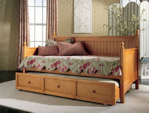 Casey Ii Daybed With Trundle In Honey Maple Finish - Twin